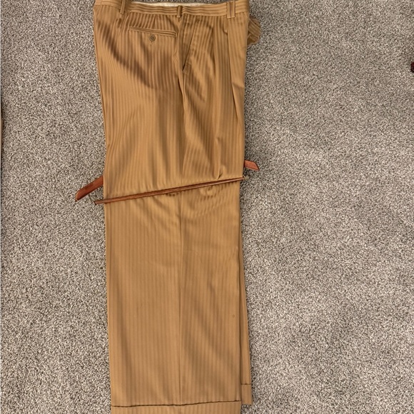 Sergio Valentino Men's Tan Double-Breasted Suit - Picture 8 of 16